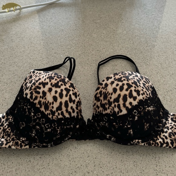 Victorias Secret size 36A Very Sexy Bras - Picture 2 of 5